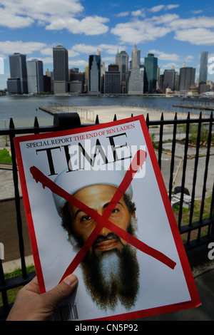 United States, New York City, Downtown Manhattan seen from the Promenade in Brooklyn, the Time magazine of May 20, 2011 Stock Photo