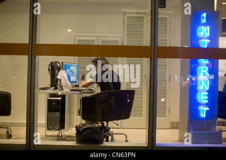 Internet cafe in Bangkok, Thailand Stock Photo
