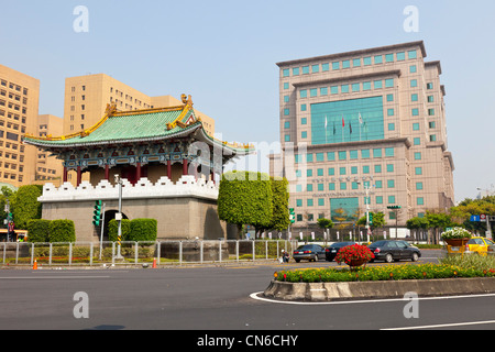 The Jingfu Gate, or East Gate, to the old walled city of Taipei, Taiwan. JMH5675 Stock Photo