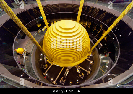 Tuned mass damper pendulum weighing 660 tonnes atop Taipei 101 skyscraper Taipei Taiwan. JMH5731 Stock Photo