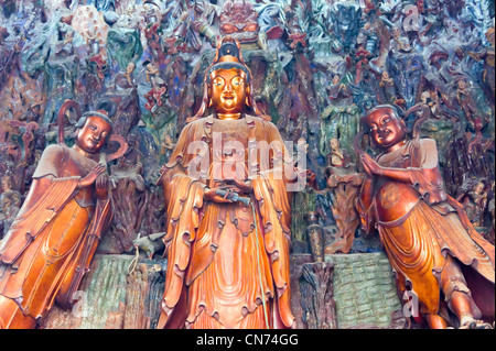 Guanyin (Bodhisattva Avalokiteśvara) at the back of the Grand Hall of the Great Sage, Ling Yin Temple, Hangzhou, China Stock Photo