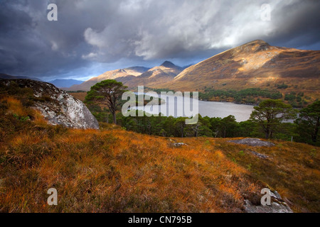 View towards Loch Affric and Sgurr na Lapaich Stock Photo