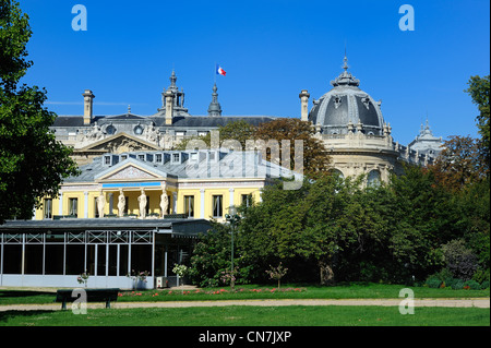 France, Paris, facade of the Pavillon Ledoyen, gastronomic restaurant and roof of the Petit Palais in the background Stock Photo