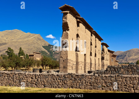 Peru, Cuzco province, Raqchi, Wiracocha temple, important religious and administrative site, it is the only Inca building to Stock Photo