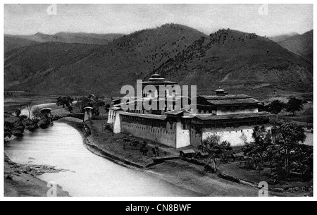 First published 1914 Punakha Jong dzong fortress castle winter palace Stock Photo