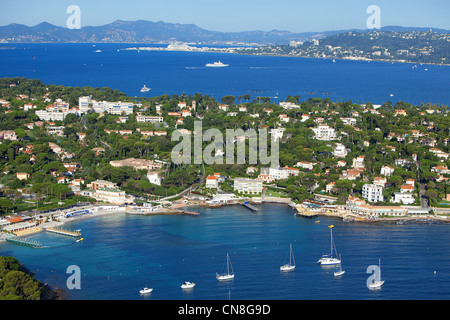 France, Alpes Maritimes, Antibes, Cap d'Antibes, Garoupe beach (aerial view) Stock Photo