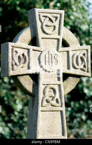 Celtic cross at St Leonard's church Stock Photo