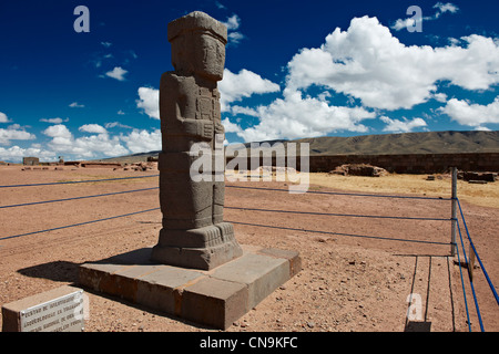 The Ponce monolith, stela in the sunken courtyard of the Tiwanaku's Kalasasaya temple, pre-Inca site Tiwanaku, UNESCO Stock Photo