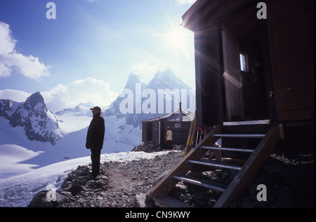 Switzerland, Valais, Bouquetins hut (3000 m), a stop on the Chamonix Zermatt haute route traveled on foot in summer and with Stock Photo