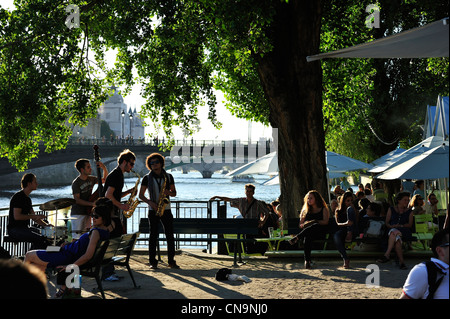 France, Paris, the Seine river banks listed as World Heritage by UNESCO, Hotel de Ville square on the river banks during Paris Stock Photo