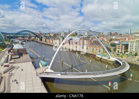 [Newcastle upon Tyne] [Millennium bridge] over [River Tyne] Tyne and Wear Tyneside England UK GB EU Europe Stock Photo