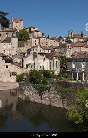 France, Lot, Puy l'Eveque, the city on the banks of the Lot Stock Photo