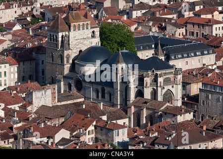 France, Lot, Cahors, view over the rooftops of the old town, the Cathedral of St. Etienne and the Lot valley from Mount Saint Stock Photo