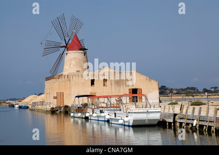 Windmills in the Marsala Salt Pans, Sicily, Italy Stock Photo