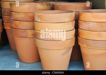 empty terracotta pots Stacked on top of each other Stock Photo - Alamy