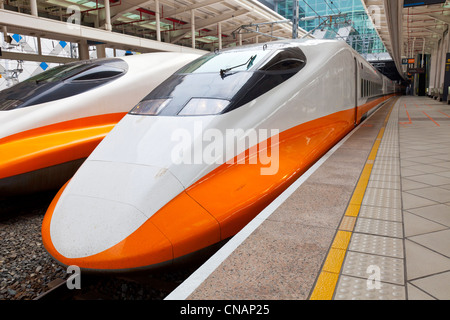 Taiwan High Speed Rail (THSR or HSR) train at Zuoying near Kaohsiung, Taiwan. JMH5973 Stock Photo