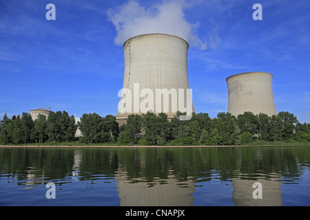France, Loir et Cher, Saint Laurent Nouan, two towers of Saint Laurent Nuclear power plant in Loire riverside Stock Photo