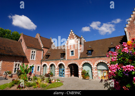 France, Nord, Villeneuve d'Ascq, Chateau de Flers, castle built in 1661 in Flemish style architecture that houses the tourist Stock Photo