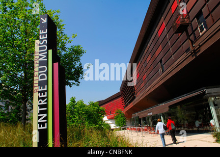 France, Paris, Musee du Quai Branly by architect Jean Nouvel Stock Photo