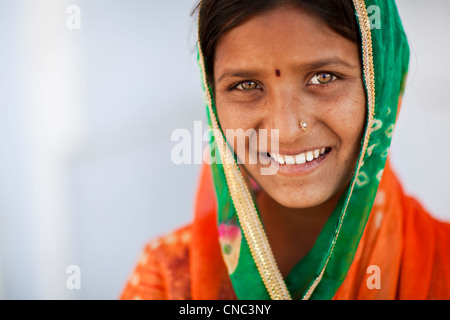 India, Rajasthan state, Pushkar, portrait of a young female singer from a gypsy family Stock Photo