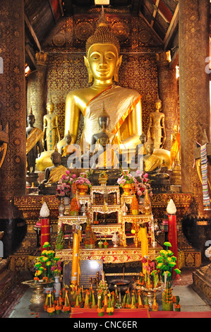 Golden Buddha, Wat Xieng Thong (Temple of the Golden City), Khem Khong, Luang Prabang, Luang Prabang Province, Laos Stock Photo