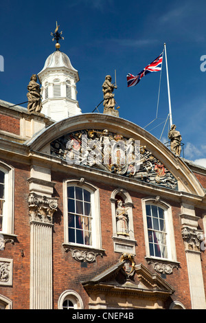UK, England, Worcestershire, Worcester, High Street, Guildhall royal coat of arms on facade Stock Photo