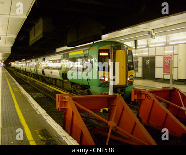 Southern liveried Bombardier Class 377/2 Electrostar No. 377201 at London Victoria Stock Photo