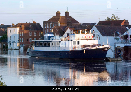 High water levels at Upton Upon Severn which was cut off during the height of the flooding that hit the county. Stock Photo