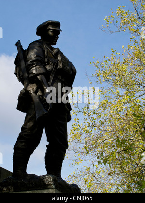 War memorial consisting  of Bronze figure of  soldier of the York and Lancaster regiment who lost some 8814 men in WW1 Stock Photo