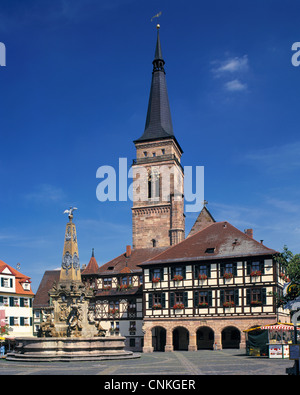 Koenigsplatz in Schwabach, Mittelfranken, Bayern, Schoener Brunnen, Stadtkirche St. Johannes und St. Martin, Fachwerkrathaus Stock Photo