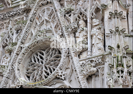 Rose window of the chapel of the Holy Spirit / Chapelle du Saint-Esprit, in flamboyant gothic style at Rue, Picardy, France Stock Photo