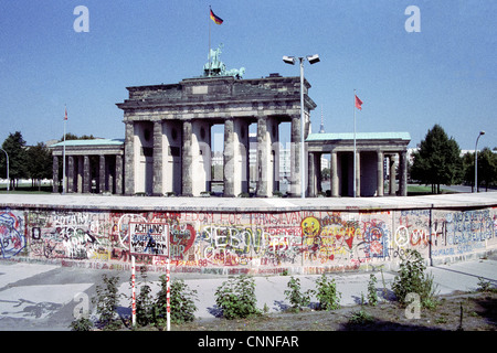 The Berlin Wall at the Brandenburg Gate in 1989 Stock Photo