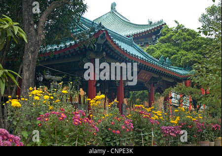 Ornate Building in the grounds of the Sik Sik Yuen Wong Tai Sin Temple Hong Kong, Far East Stock Photo