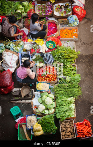 Early Every Morning Fruit And Vegetable Sellers Gather At The Ubud ...