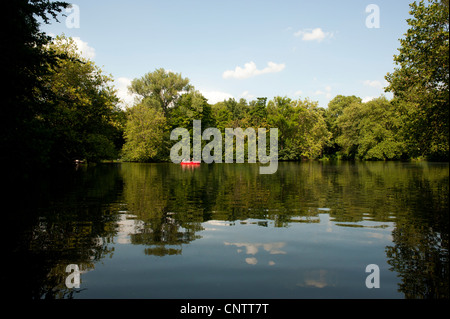 The Neuer See lake in Tiergarten, Berlin, Germany Stock Photo - Alamy