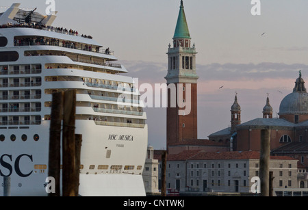 Europe, Italy, Venice. Luxury liner enters the city port Stock Photo