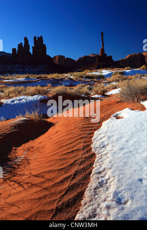 The red sand and rock monoliths of Monument Valley, Utah USA Stock ...