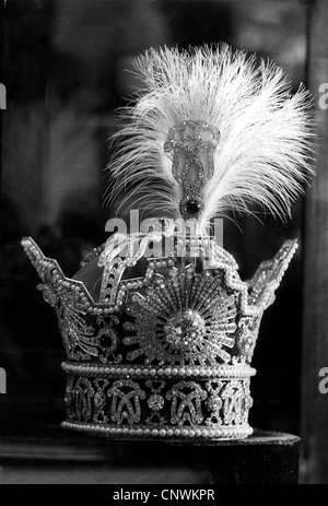 royal houses, Iran, symbols of state, crown of the Shah, front, Imperial palace, Tehran, 1967, produced for the coronation of Shah Muhammed Resa Pahlewi on 26.10.1967, Stock Photo