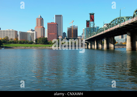 Portland Oregon skyline and the Hawthorne bridge. Stock Photo