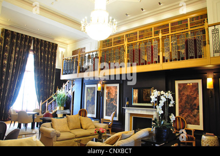 Library of Cavendish Hotel, Grand Parade, Eastbourne, East Sussex, England, United Kingdom Stock Photo