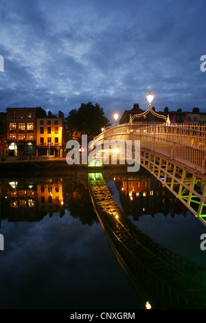 The Ha'penny Bridge, Dublin, Ireland Stock Photo