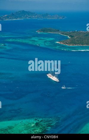 aerial view of Tobago Cays and Mayreau Island, Saint Vincent and the Grenadines Stock Photo