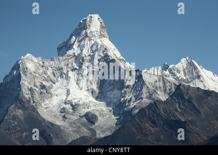 Mount Ama Dablam (6,812 m) in Khumbu region in the Himalayas, Nepal. View from Khunde village. Stock Photo