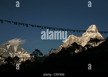 Mount Ama Dablam (6,812 m) in Khumbu region in the Himalayas, Nepal. View from Tengboche Monastery. Stock Photo