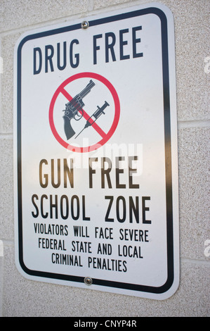 Warning sign against guns and drugs at a Texas school Stock Photo