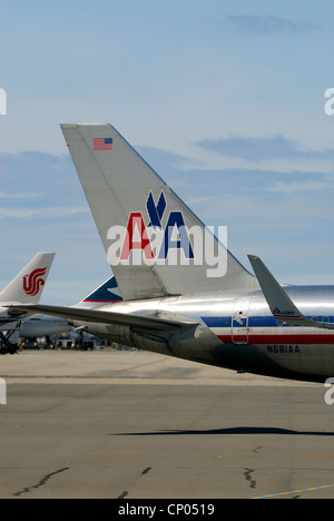 American Airlines tail logo AA US international airline Stock Photo - Alamy