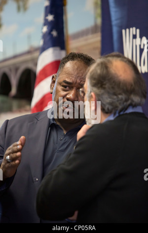 United Auto Workers Vice President General Holiefield talks with Chrysler CEO Sergio Marchionne. Stock Photo