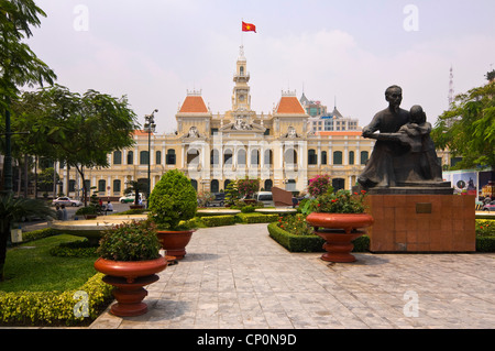 Horizontal wide angle of City Hall or Hôtel de Ville de Saigon, Trụ sở Ủy ban Nhân dân Thành phố Hồ Chí Minh in Ho Chi Minh City Stock Photo