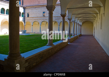 Italy, Ravenna, the antique cloister of the Franciscan friars, near the Dante Alighieri tomb. Stock Photo