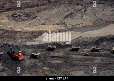 Suncor tar sands mine, Athabasca tar sands, Fort McMurray, Alberta, Canada. © Paul Miles Stock Photo